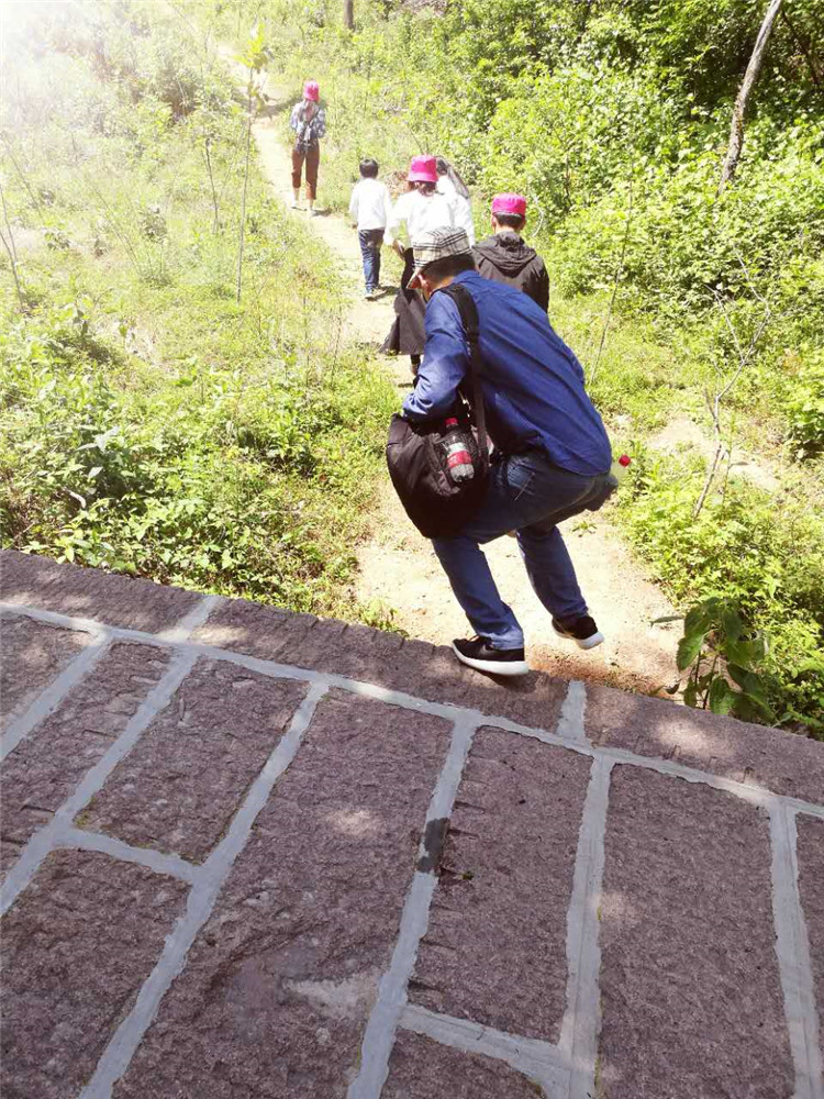 天思裝飾巨石山兩日游之登山游覽巨石山